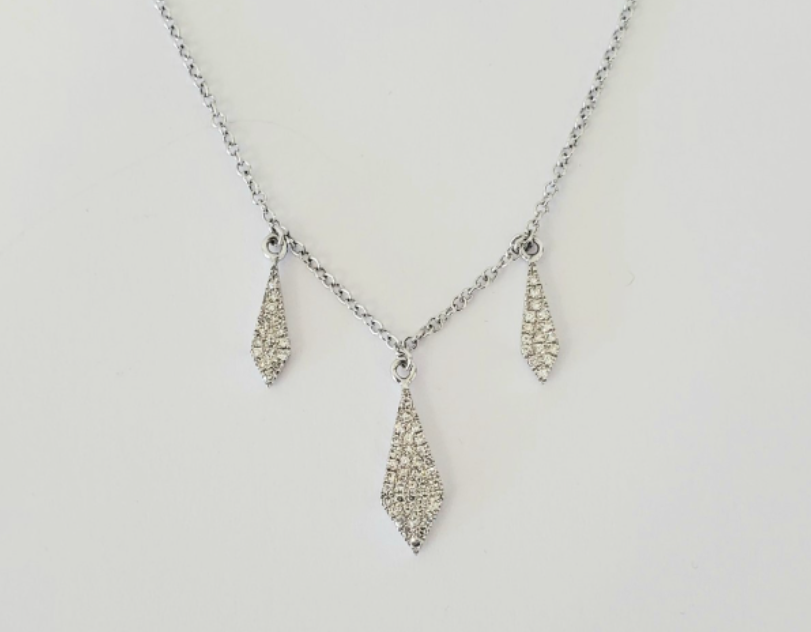 14kt White Gold Necklace With Diamond Drops