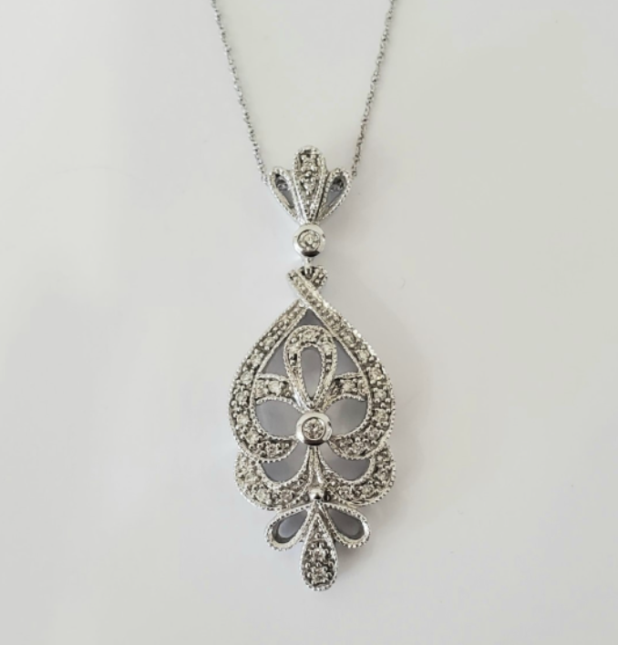 14kt White Gold Vintage Inspired Diamond Pendant