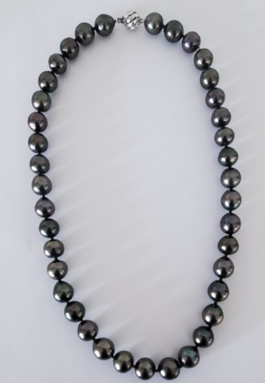 Tahitian Pearl Necklace with 14kt White Gold Clasp