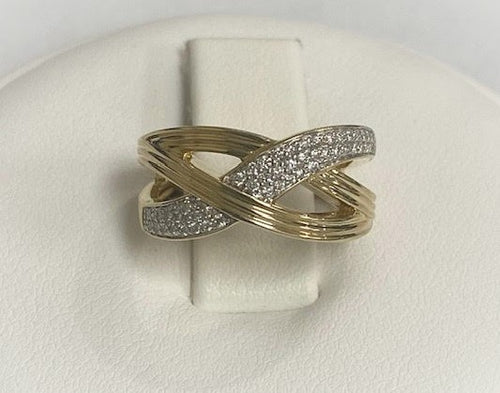 14kt Yellow Gold Diamond Criss Cross Pave Ring